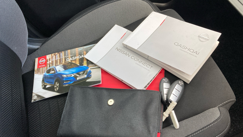 Nissan Qashqai 1.2 DiG-T N-Connecta 5dr Petrol Hatchback